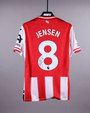 来自Brentford的Mathias Jensen球衣