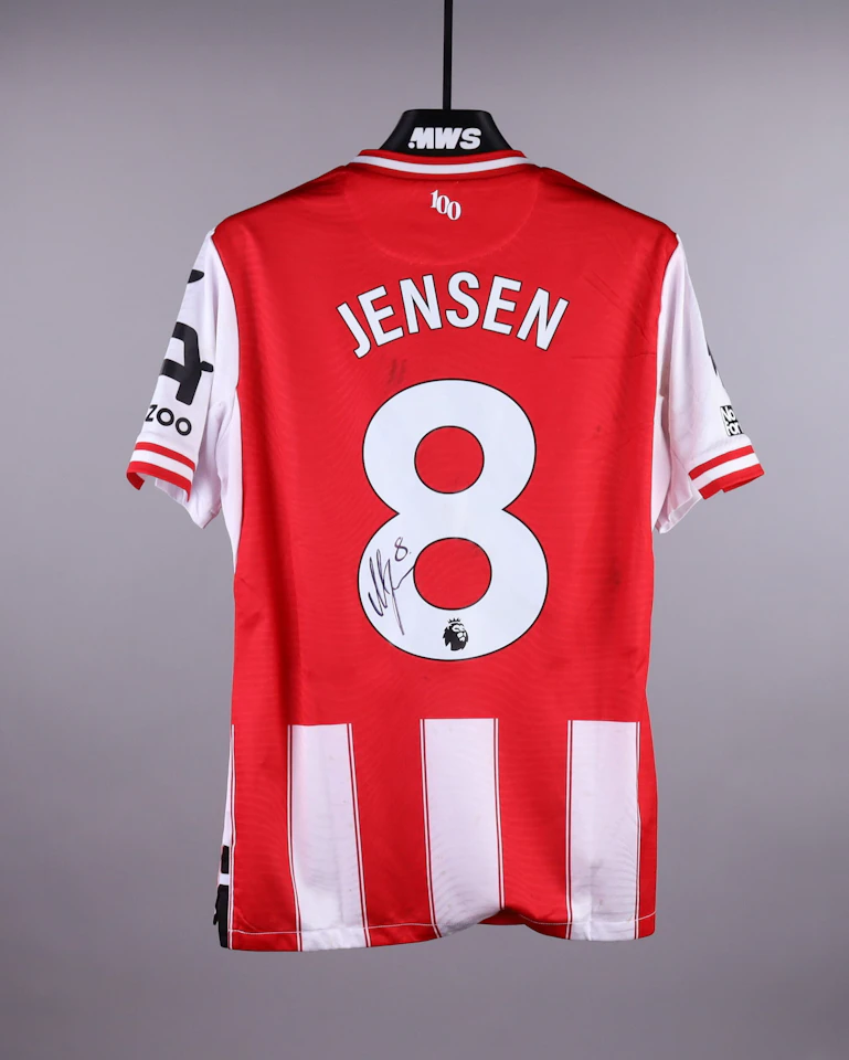 来自Brentford的Mathias Jensen球衣
