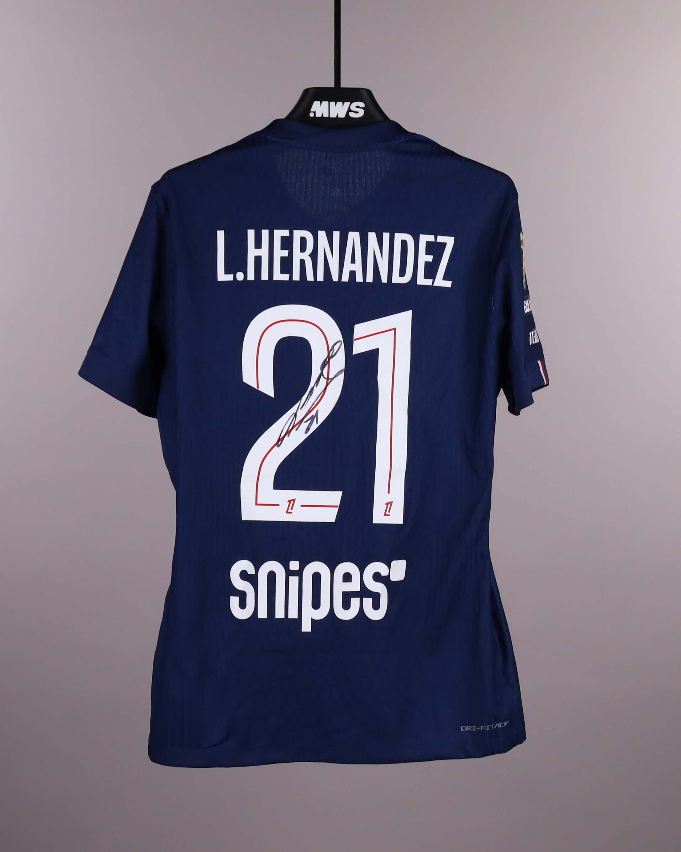Lucas Hernández Paris Saint-Germain shirt