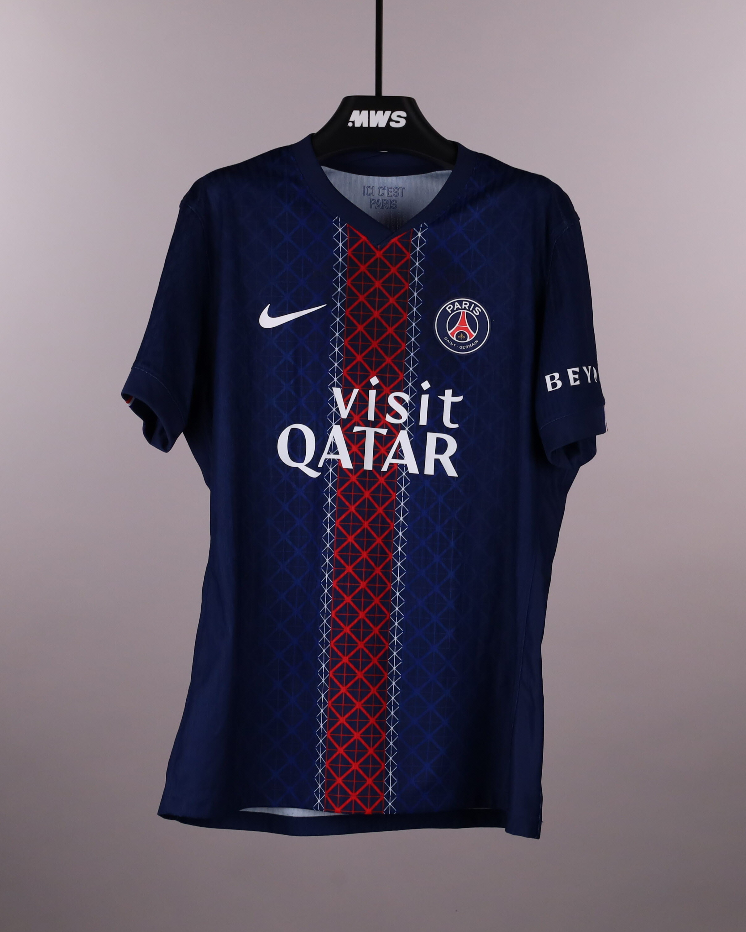 パリ・サンジェルマンのシャツ 2025/26 | MatchWornShirt