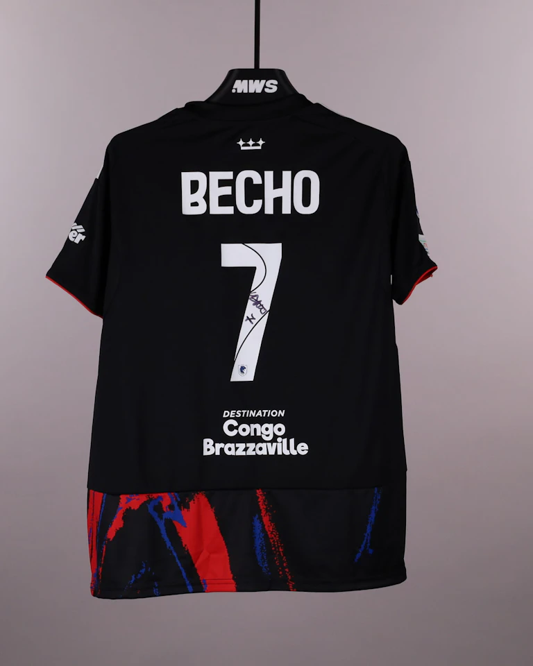 Vicki Bècho OL Lyonnes shirt