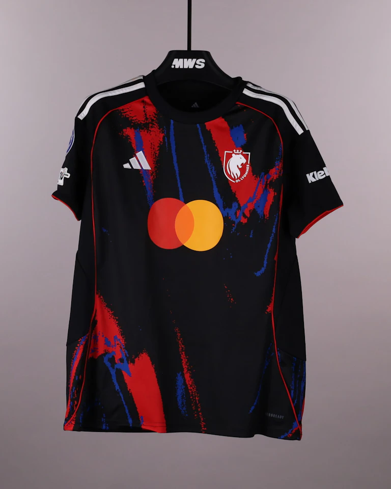 Vicki Bècho OL Lyonnes shirt