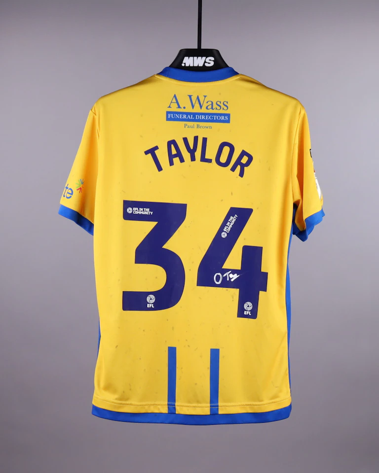 Ollie Taylor Mansfield Town jersey