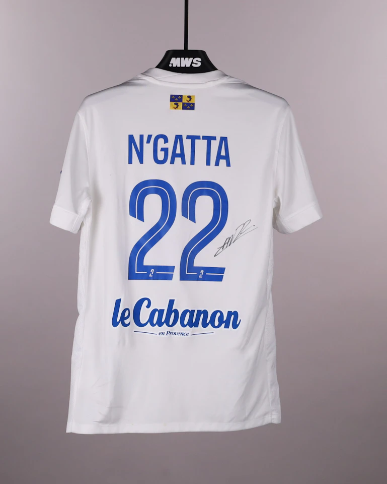 来自Grenoble Foot 38的Ange Loïc N’Gatta球衣