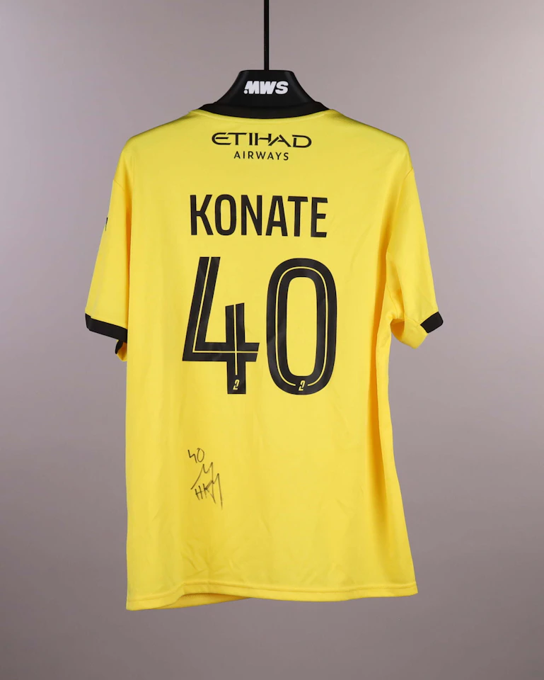 来自ESTAC Troyes的Hillel Konaté球衣