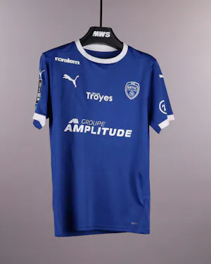 Merwan Ifnaoui ESTAC Troyes のシャツ
