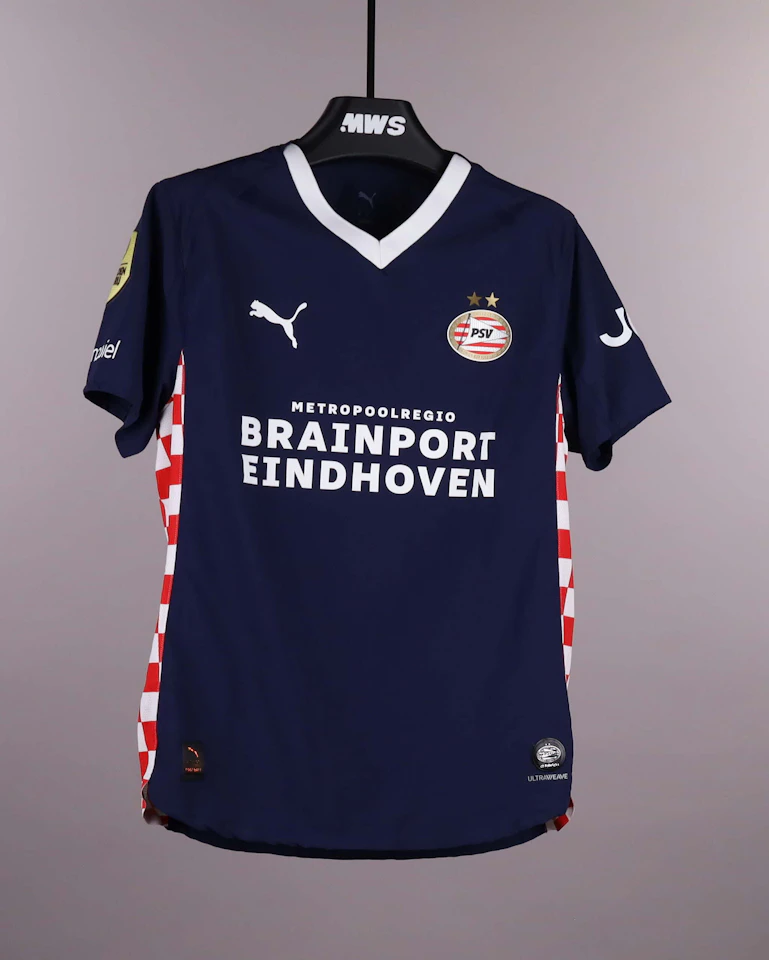Dennis Man PSV jersey