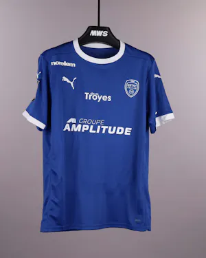 Anis Ouzenadji ESTAC Troyes のシャツ