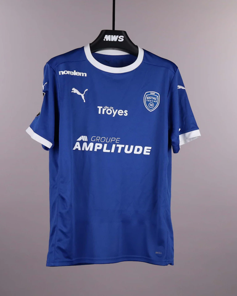 Anis Ouzenadji ESTAC Troyes のシャツ