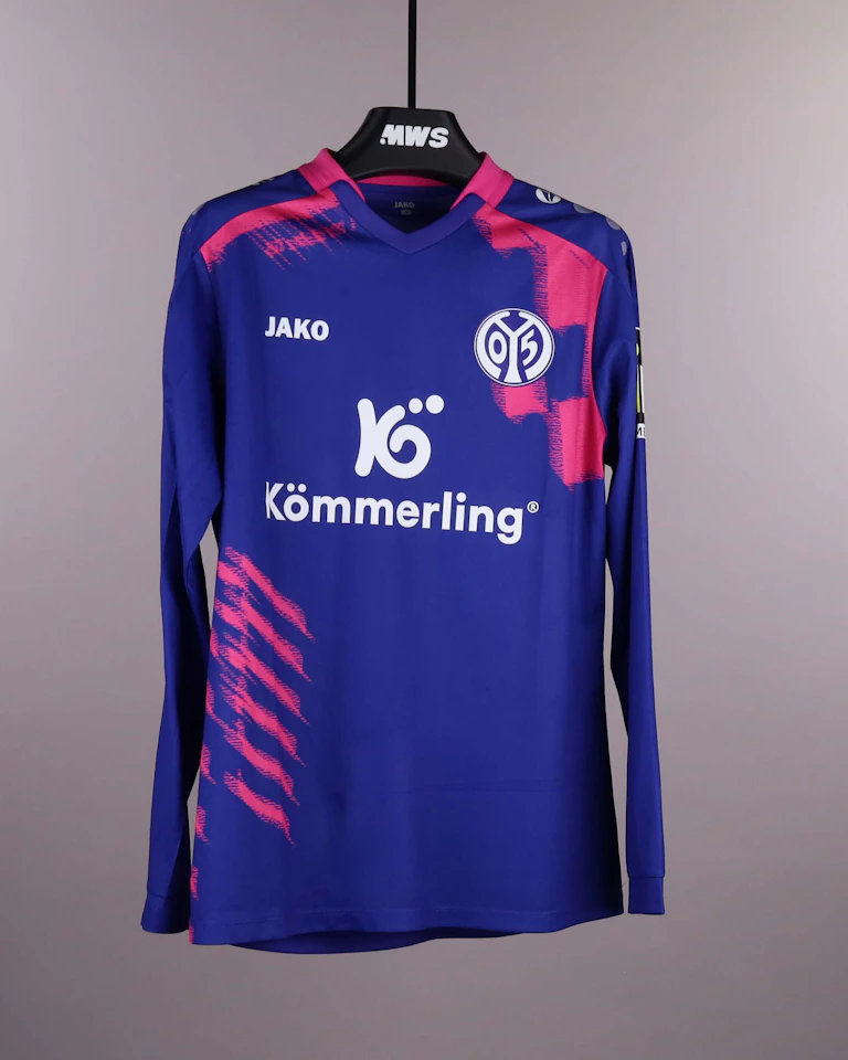 Mainz 05-Trikot von Nadiem Amiri