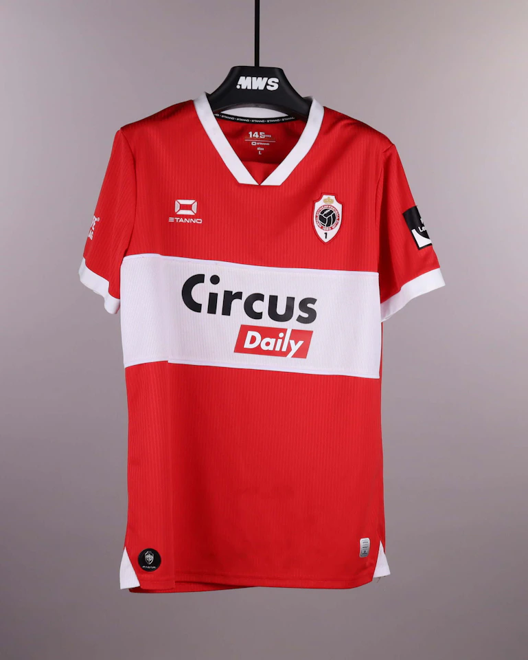 来自Royal Antwerp FC的Boubakar Kouyate球衣