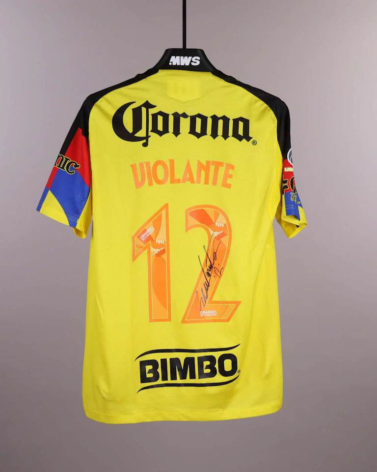 Isaías Violante Club América shirt