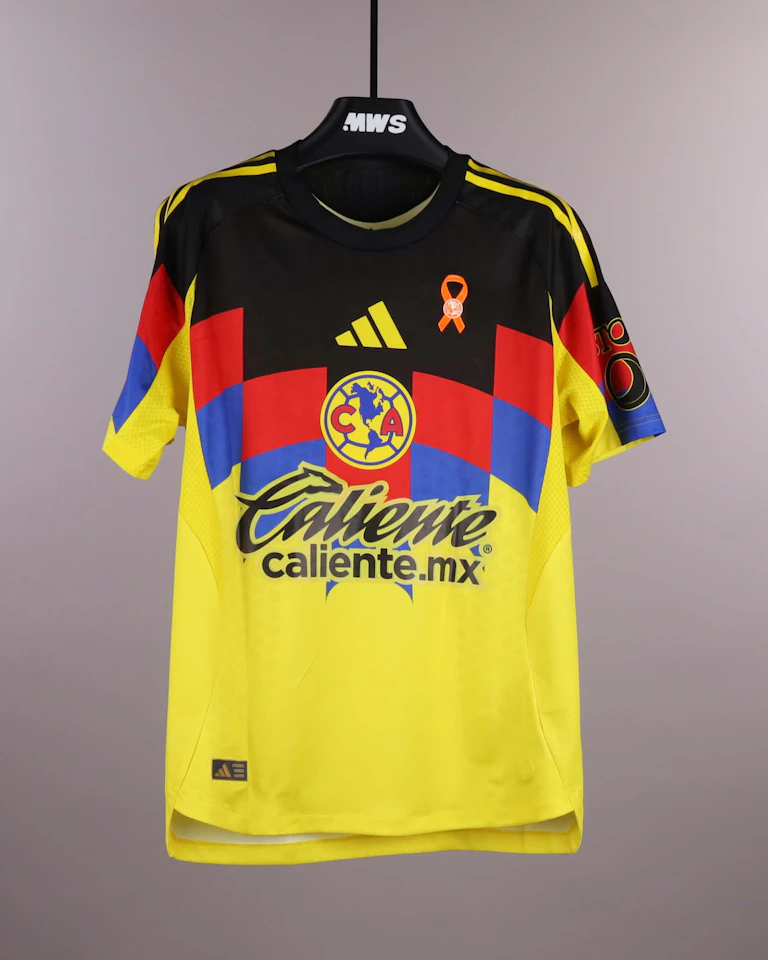 Isaías Violante Club América shirt