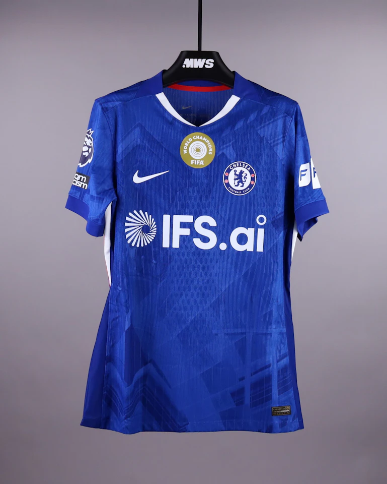 Chelsea 팀의 Jorrel Hato 셔츠