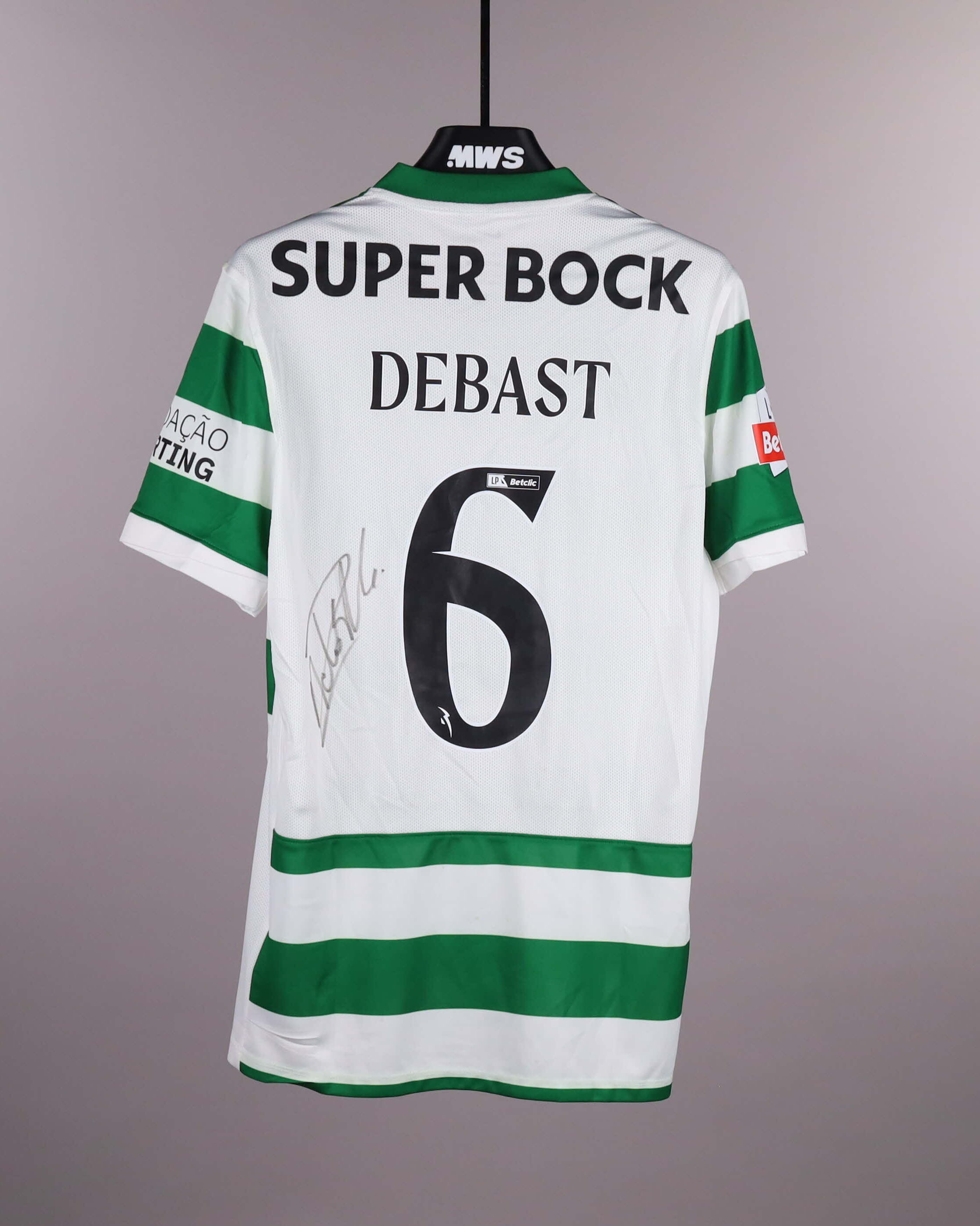Zeno Debast Sporting CP shirt