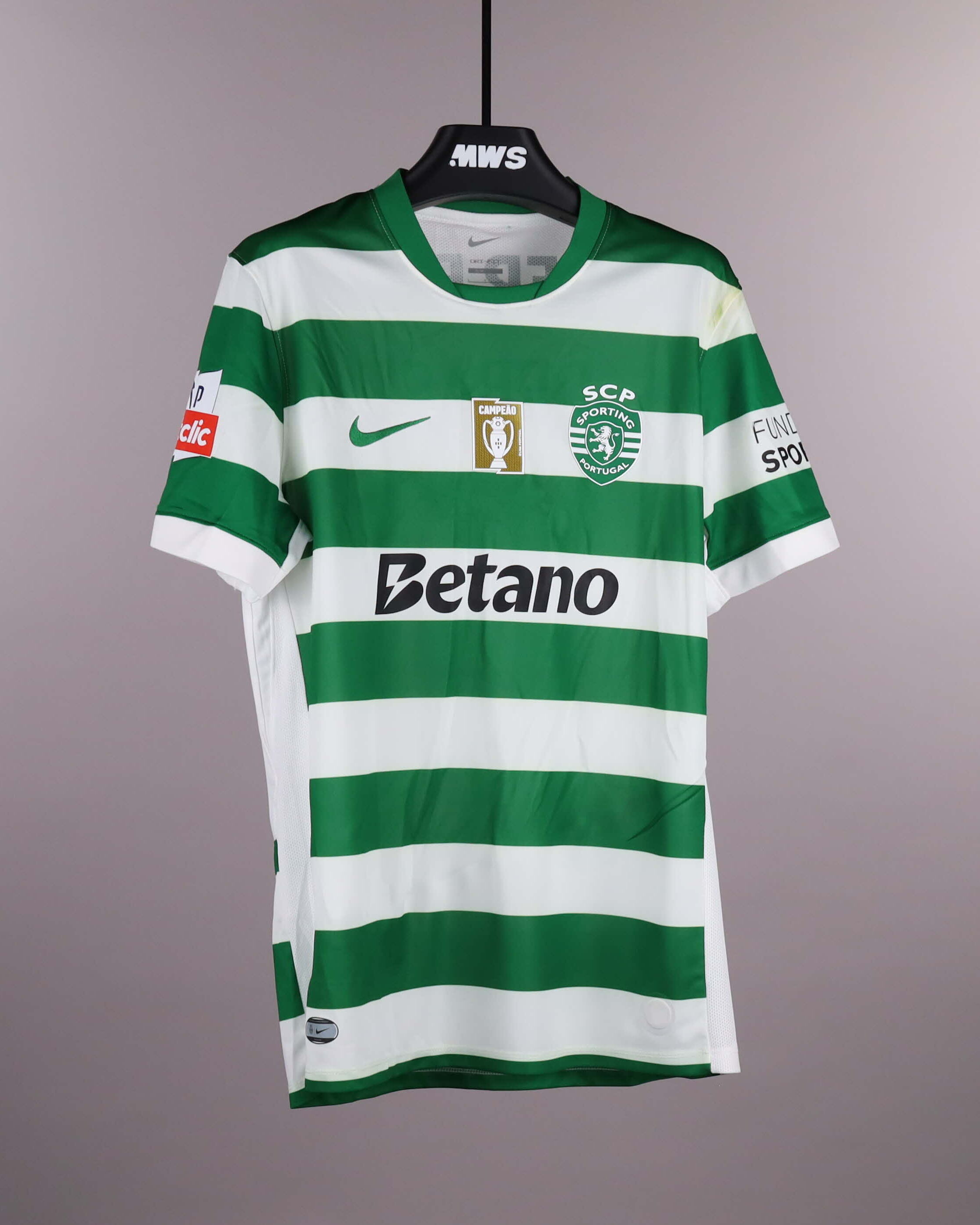 Zeno Debast Sporting CP shirt