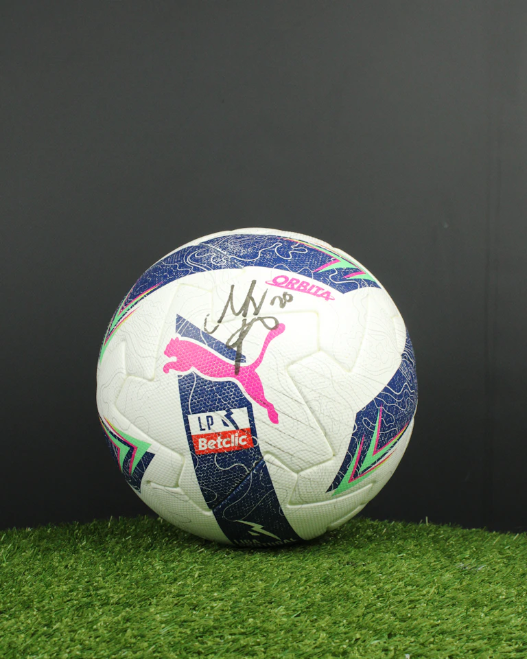 Match Scored Ball `45 - Maxi Araújo