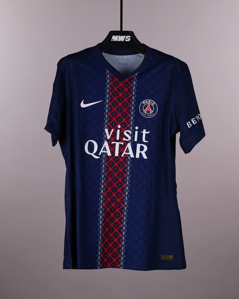 Bradley Barcola Paris Saint-Germain shirt