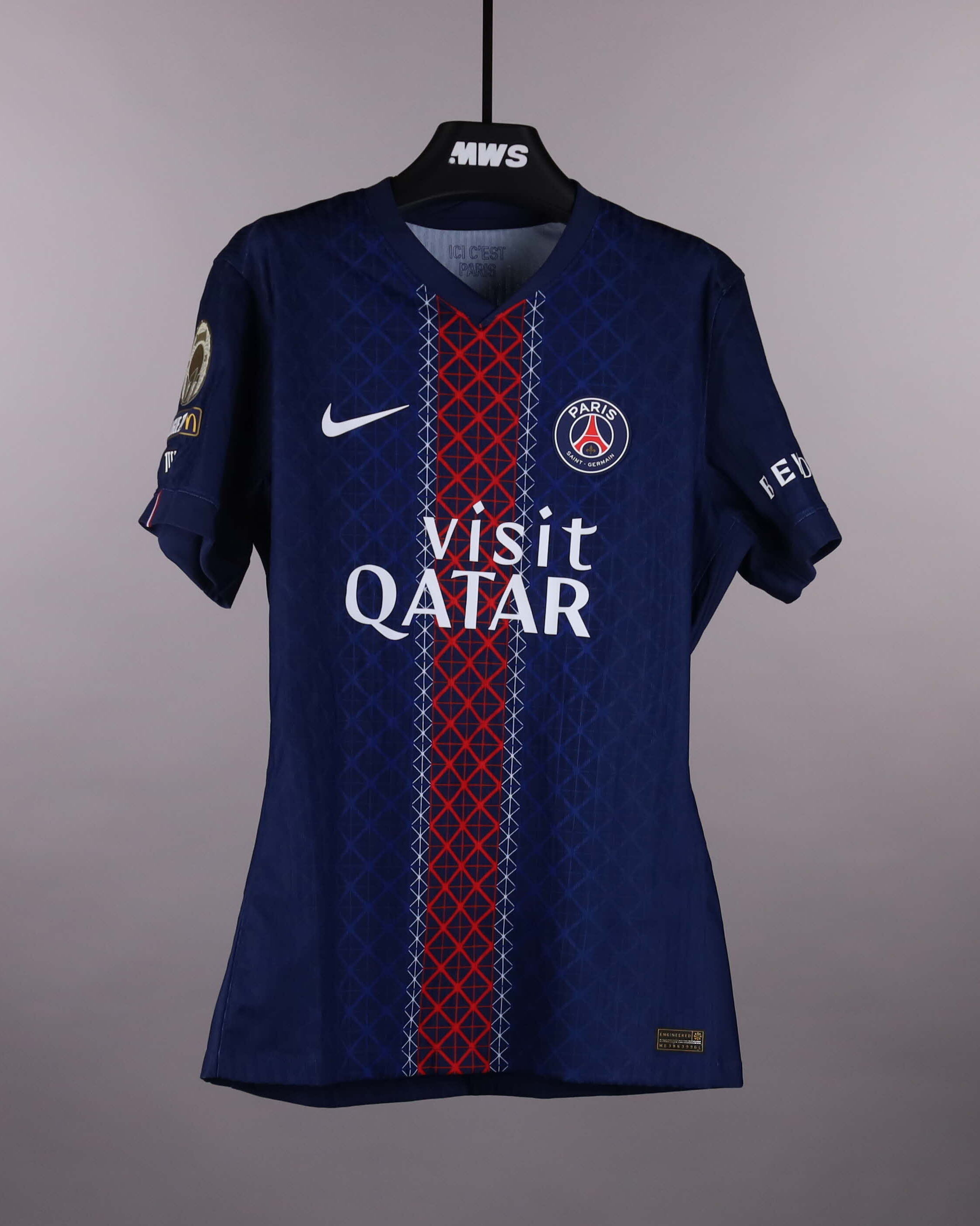 João Neves Paris Saint-Germain shirt