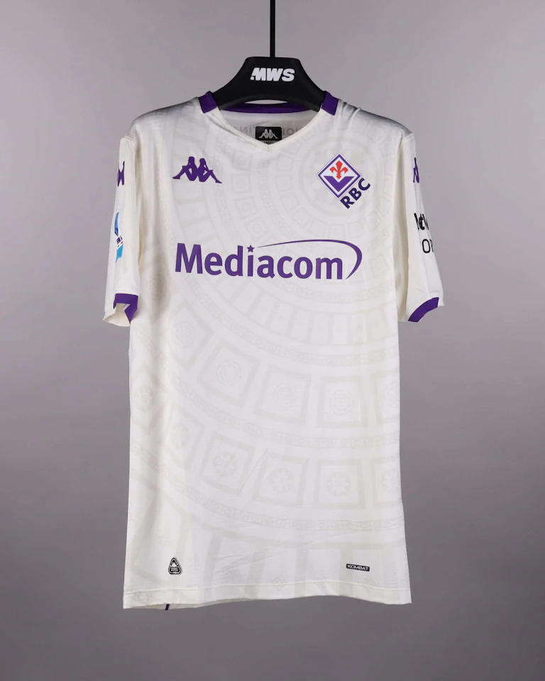 来自ACF Fiorentina的Marco Brescianini球衣