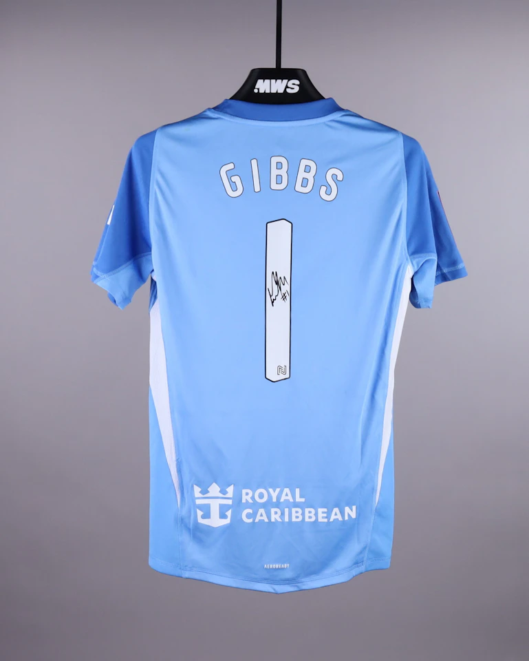 Frankie Gibbs Fulham W shirt