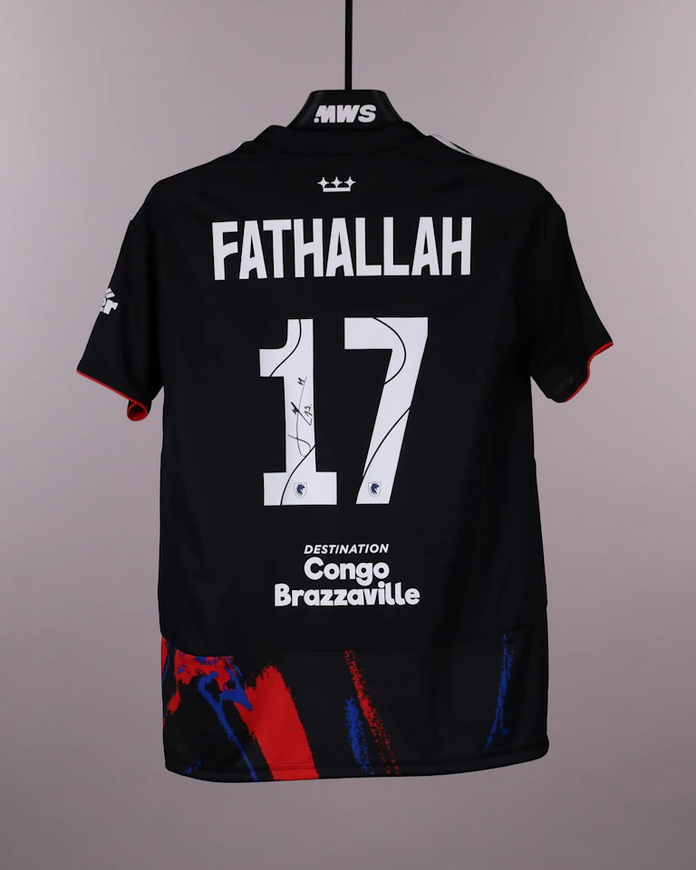 Maïssa Fathallah OL Lyonnes のシャツ