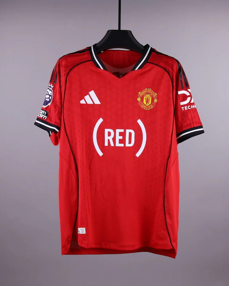 Leny Yoro Manchester United shirt