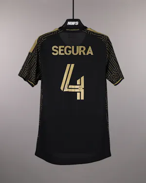 Eddie Livington Segura Martínez LAFC のシャツ