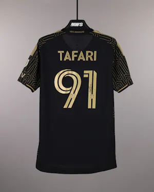 来自LAFC的Nkosi Tafari Burgess球衣