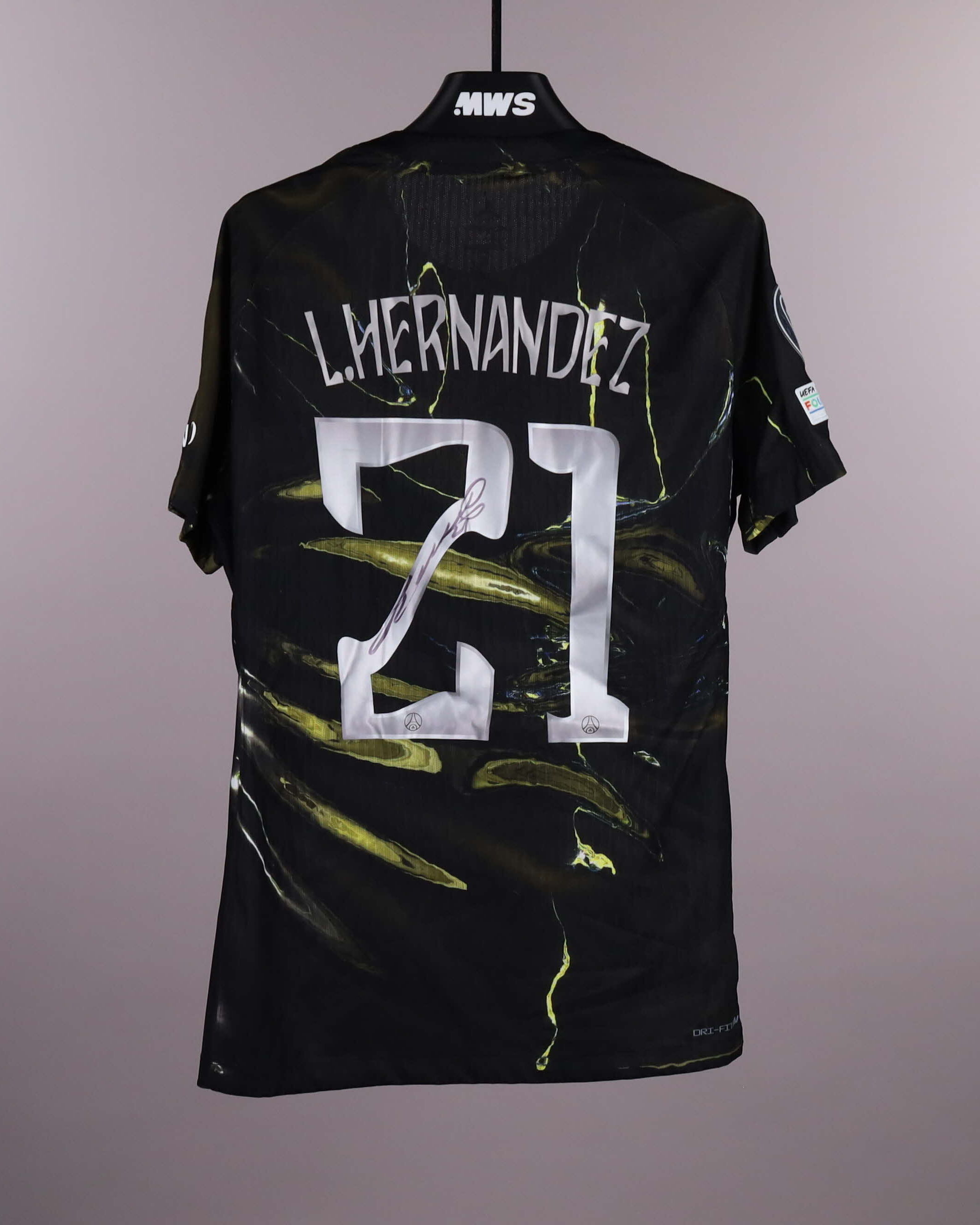 Lucas Hernández Paris Saint-Germain shirt