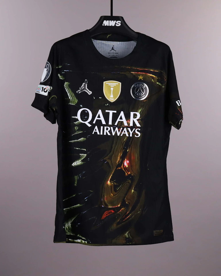 Lucas Hernández Paris Saint-Germain shirt