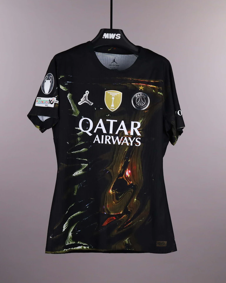Bradley Barcola Paris Saint-Germain shirt