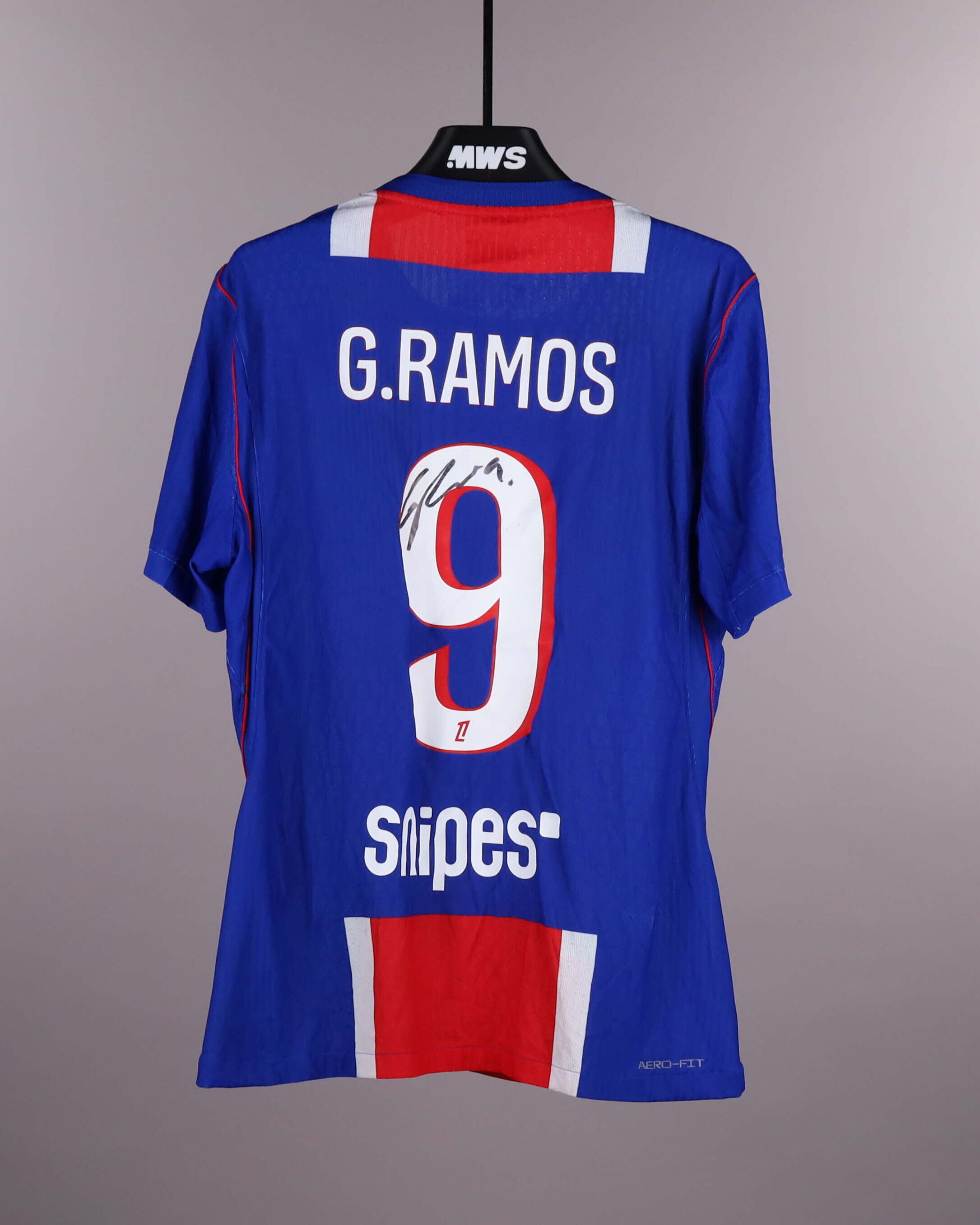 Gonçalo Ramos Paris Saint-Germain shirt