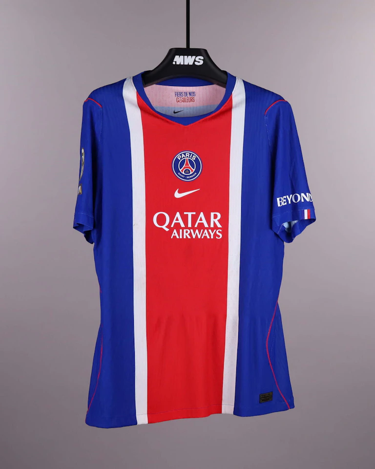 Gonçalo Ramos Paris Saint-Germain shirt