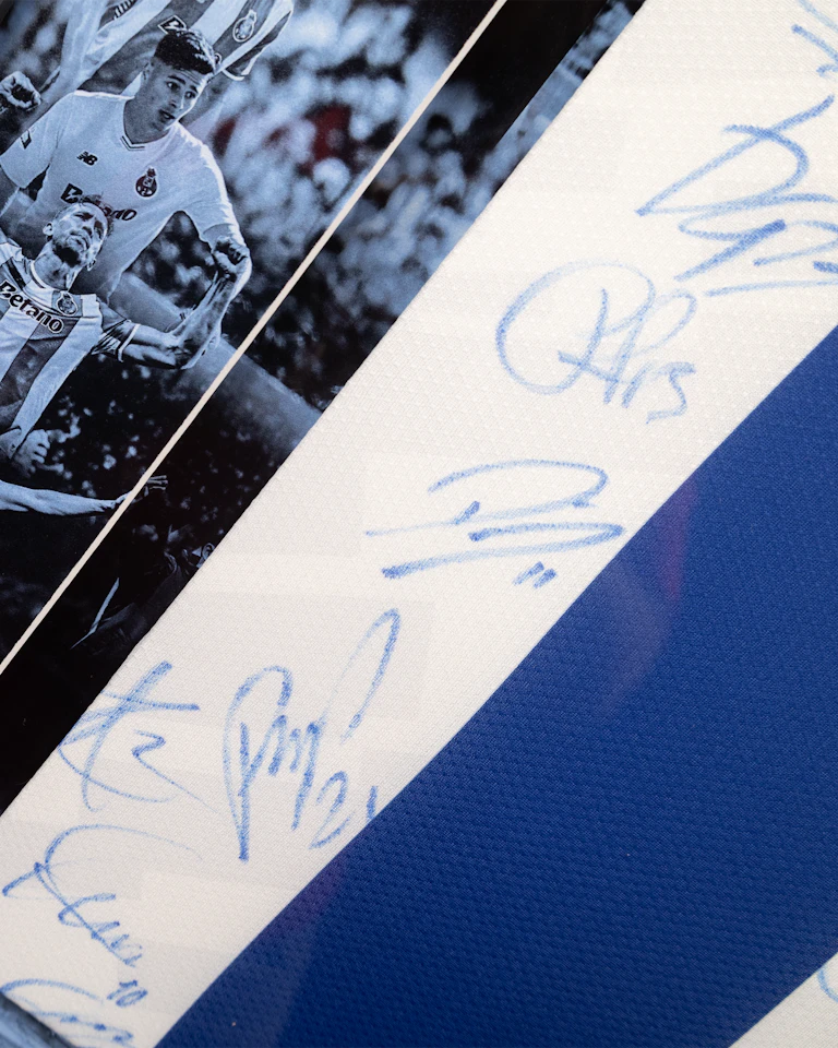 Limited Edition Framed Squad Signed Shirt 2 | Liga Betclic Champions 2025/26