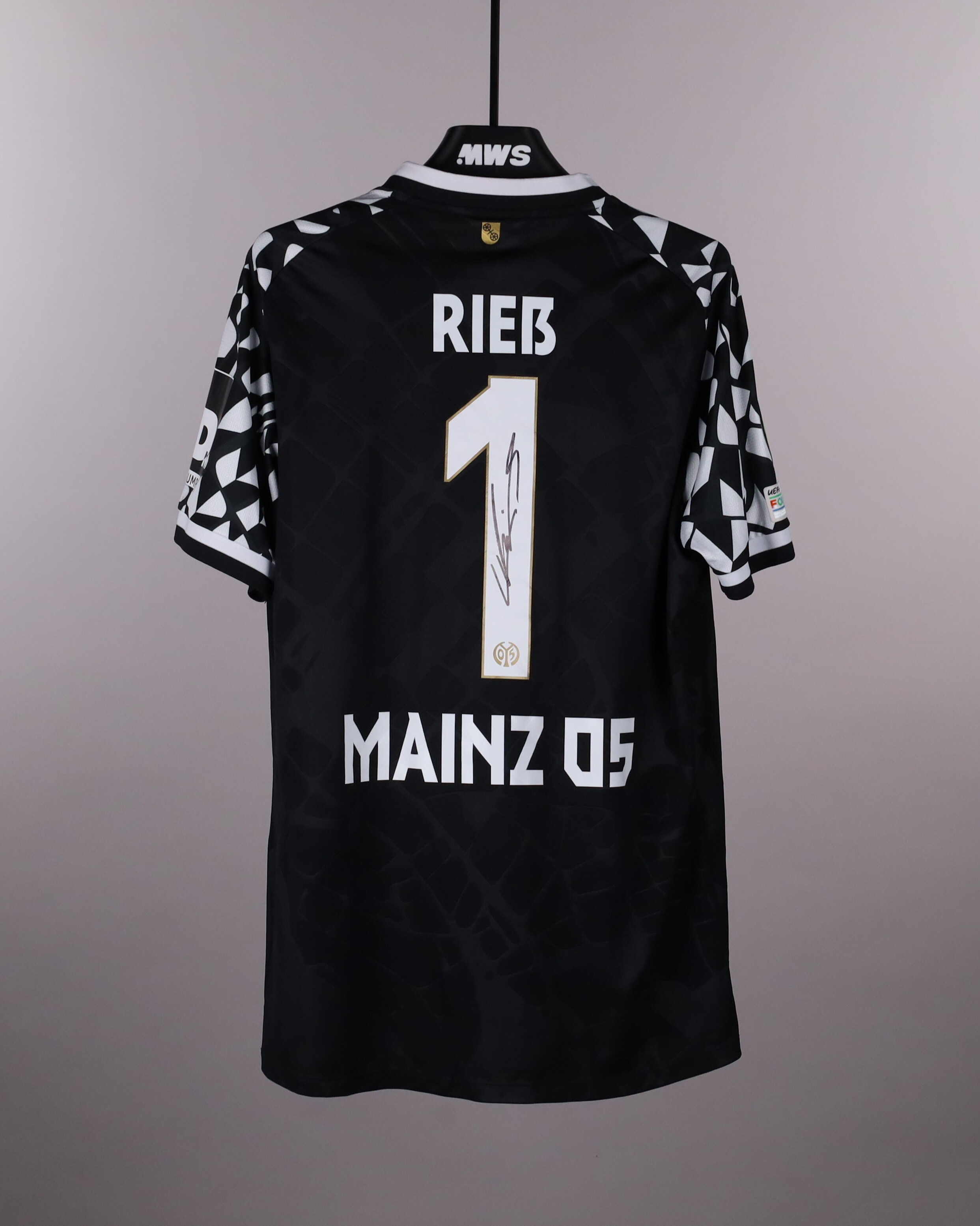 Lasse Rieß | MatchWornShirt