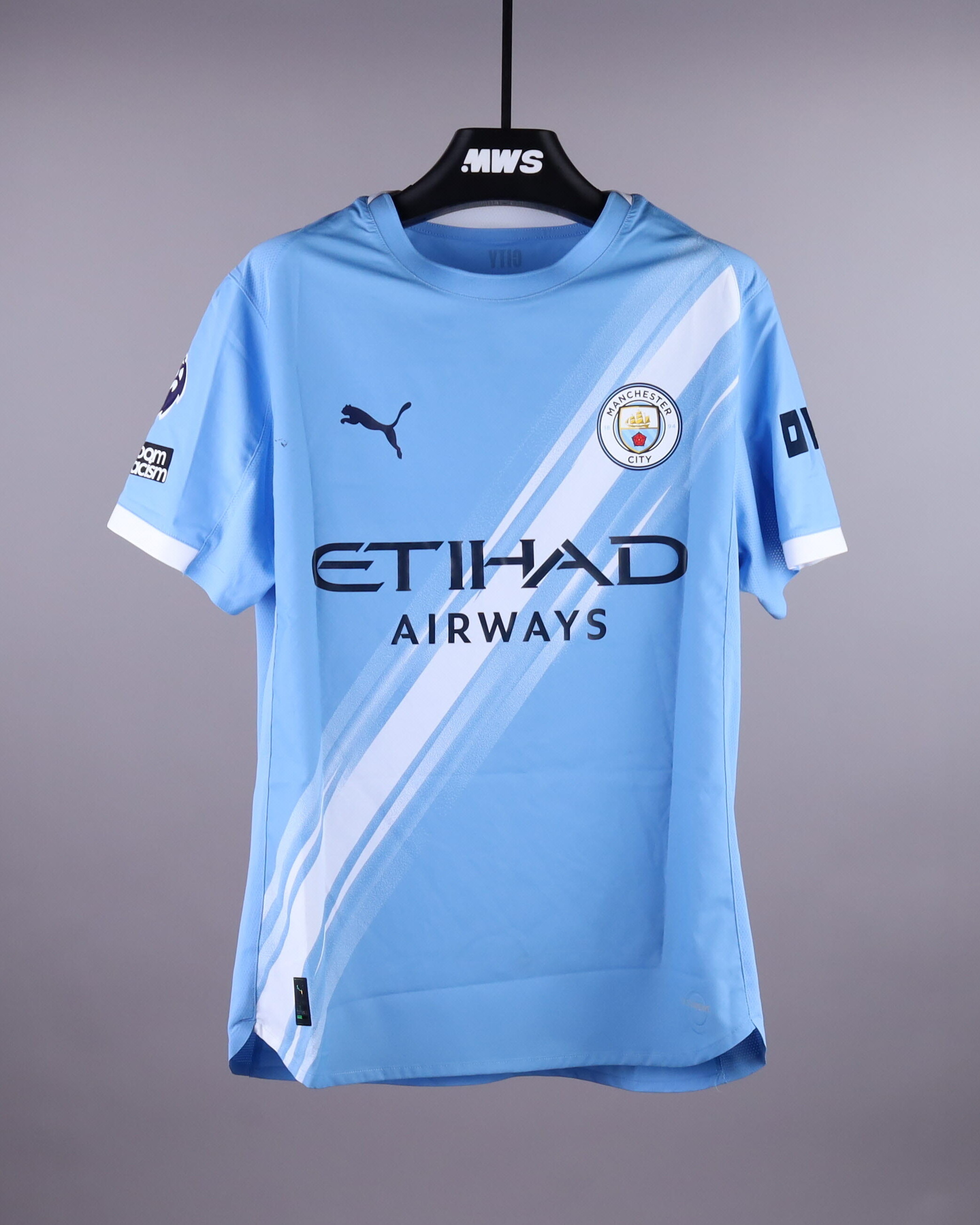 Tijjani Reijnders Manchester City shirt