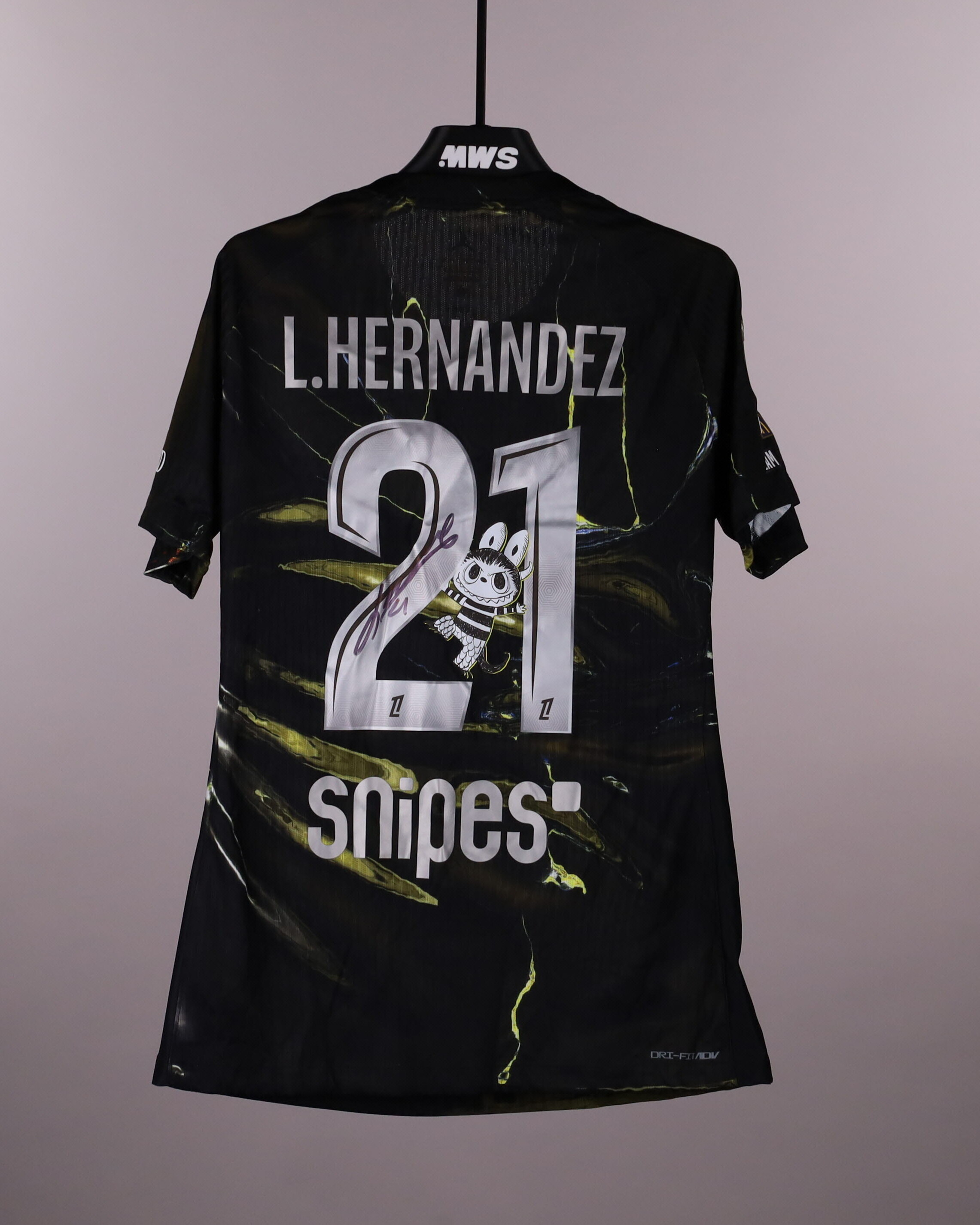Lucas Hernández Paris Saint-Germain shirt