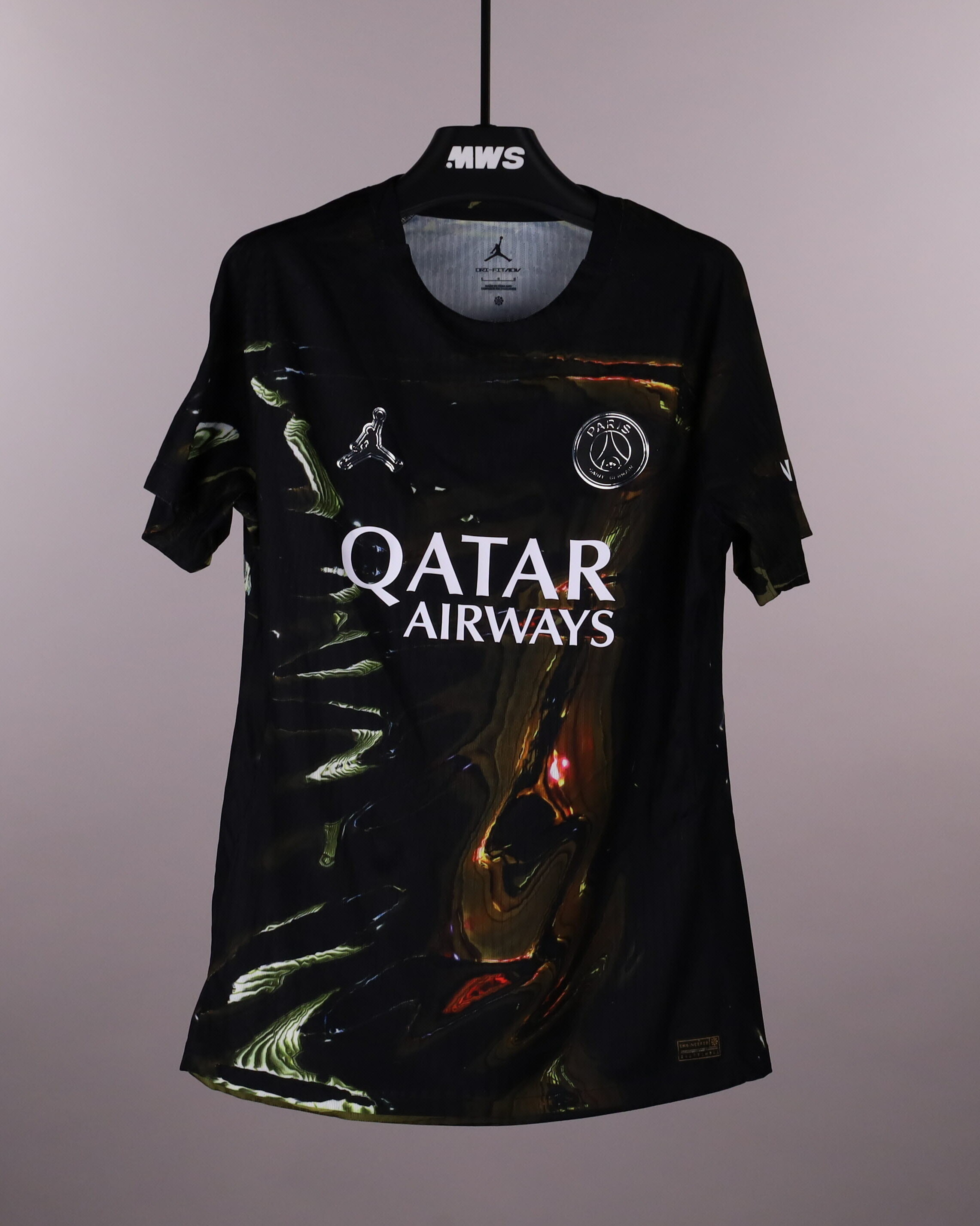 Lucas Hernández Paris Saint-Germain shirt