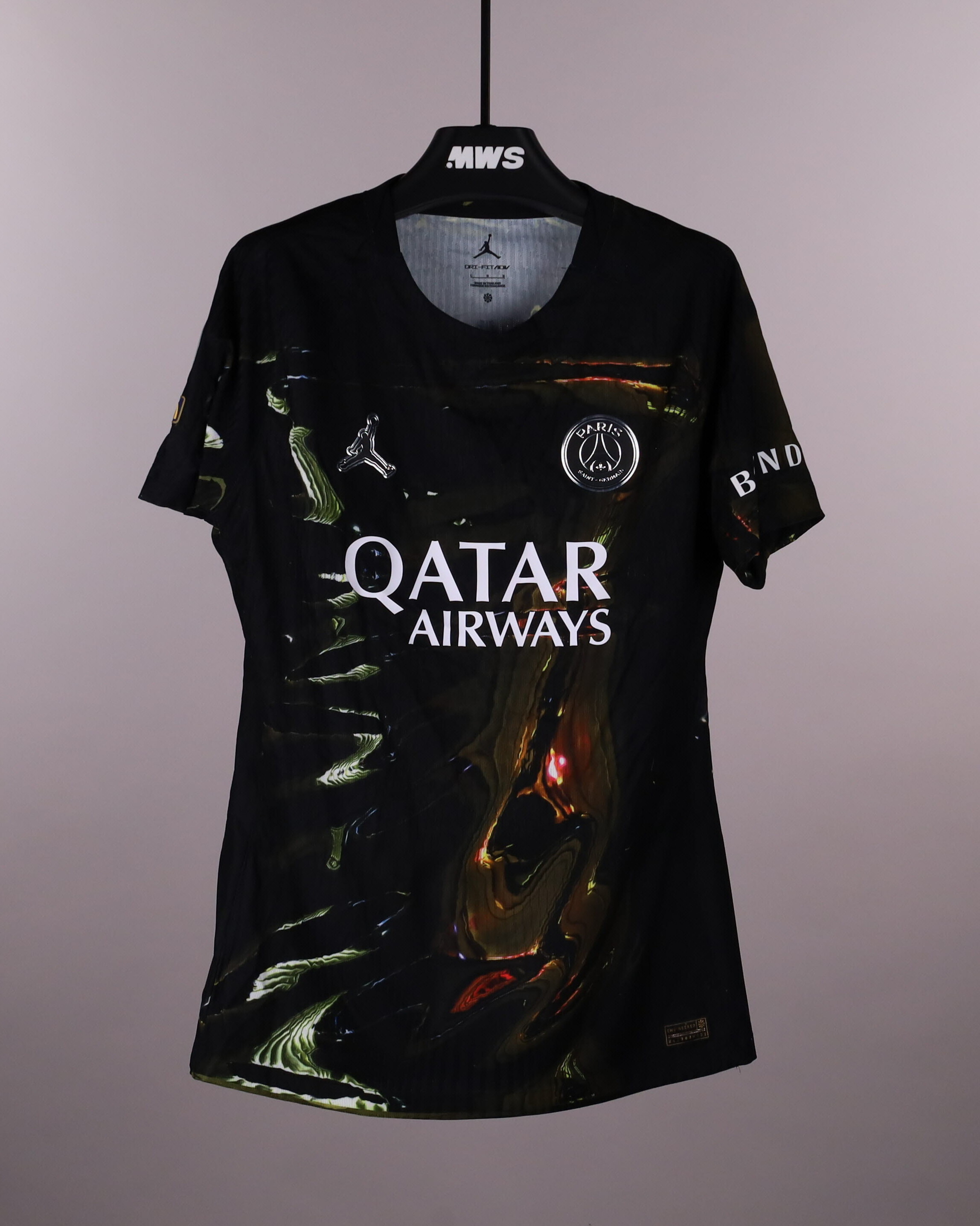 Match worn and signed shirts - Football, Basketball, Cycling & Rugby