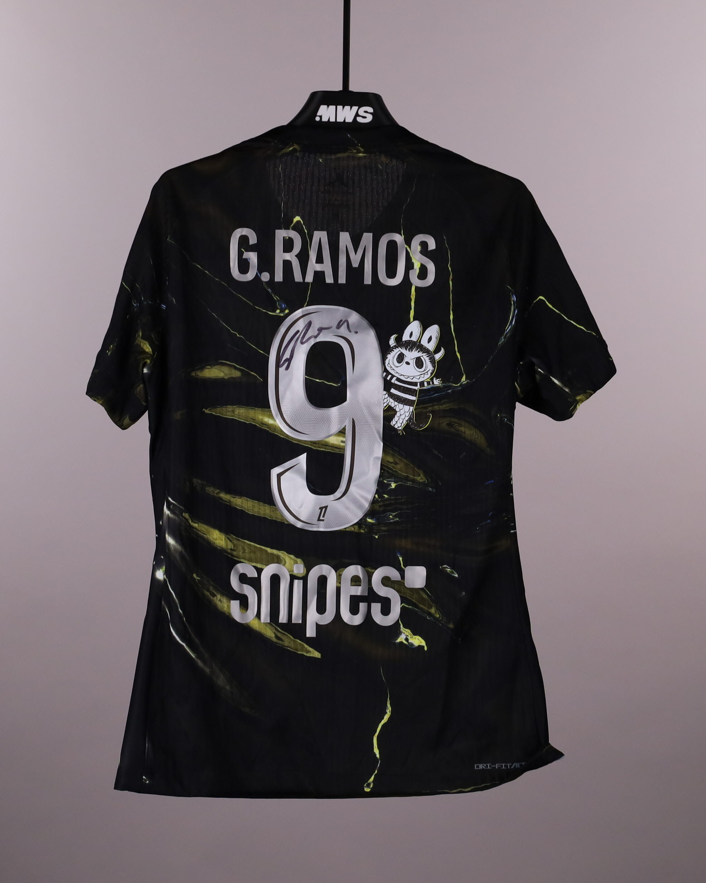 Gonçalo Ramos Paris Saint-Germain shirt