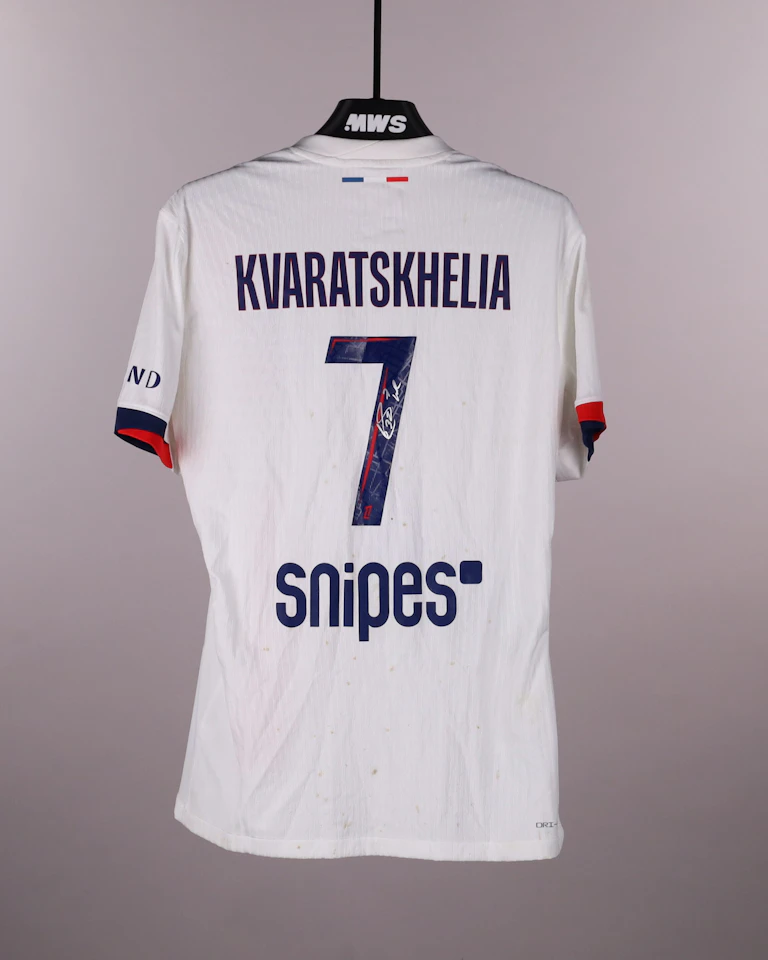 Khvicha Kvaratskhelia Paris Saint-Germain shirt
