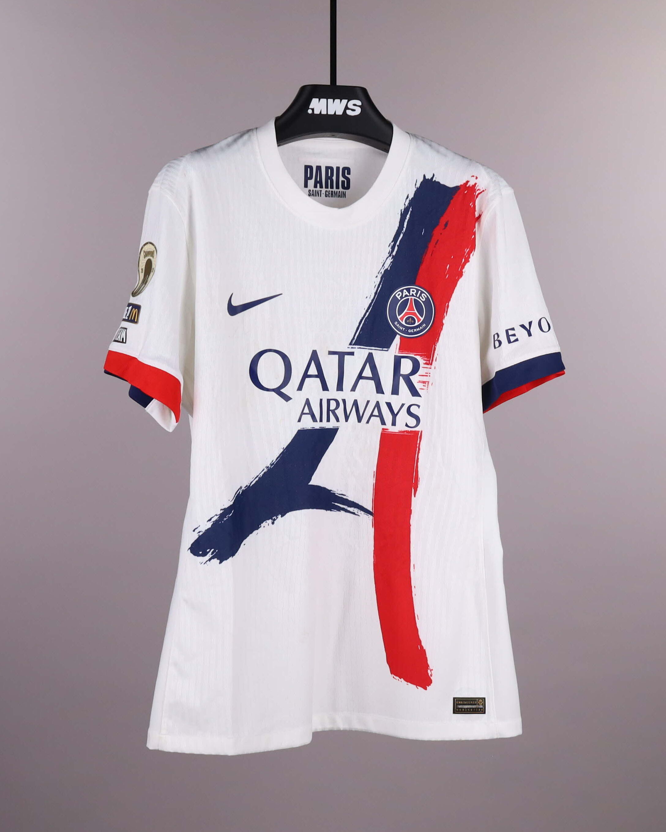 Bradley Barcola Paris Saint-Germain shirt
