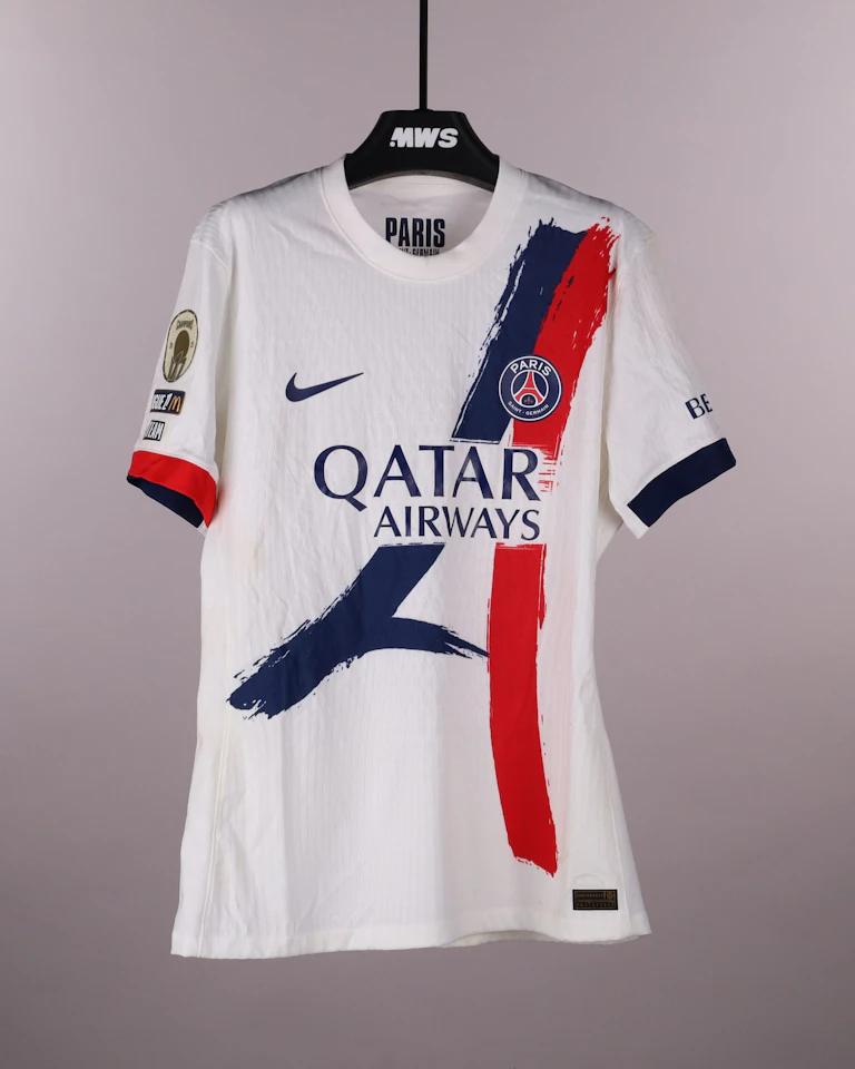Gonçalo Ramos Paris Saint-Germain shirt