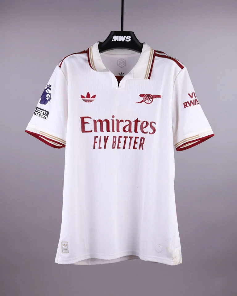 Viktor Gyökeres Arsenal jersey