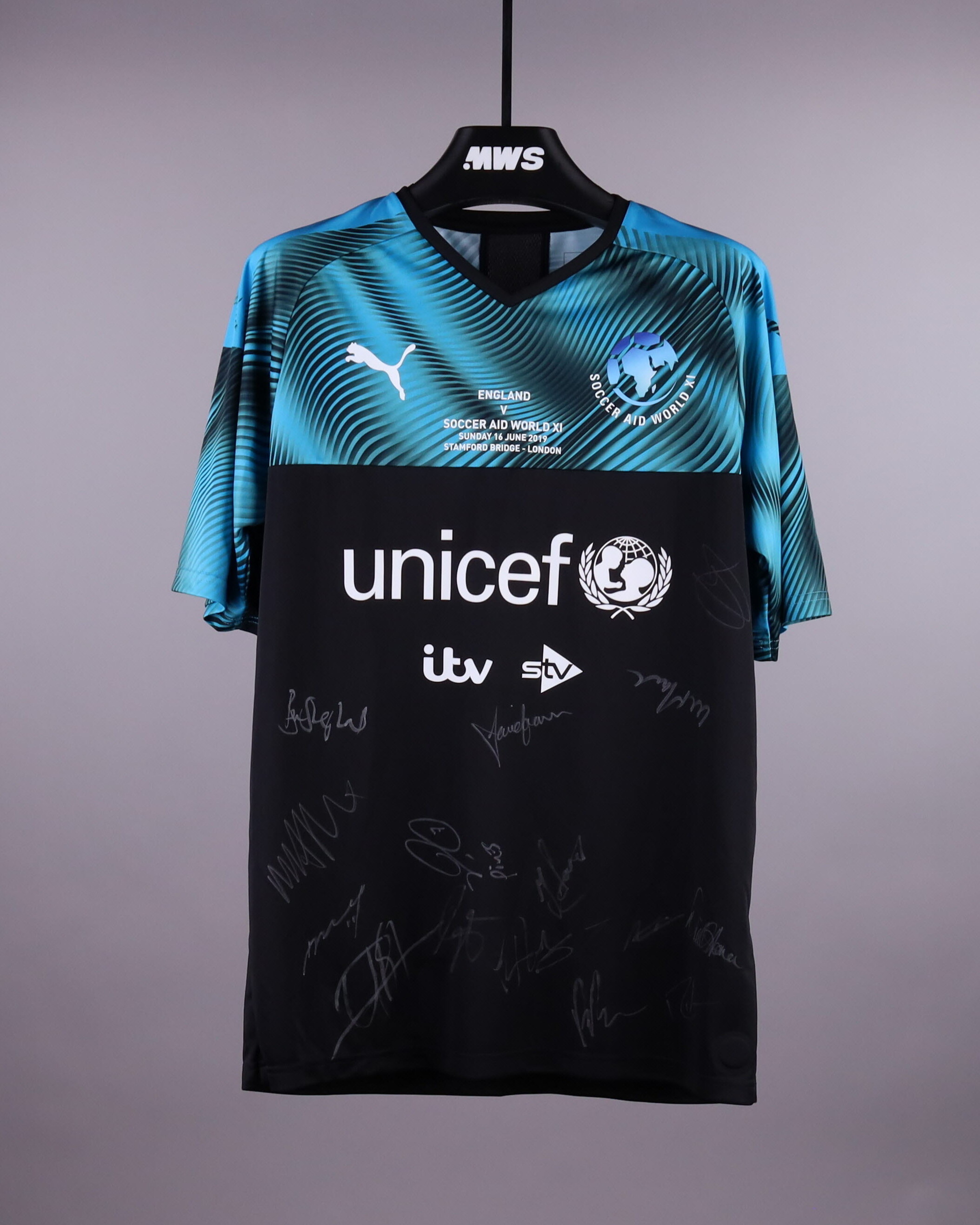 Squad Signed 2019 World XI Shirt - 2 | MatchWornShirt