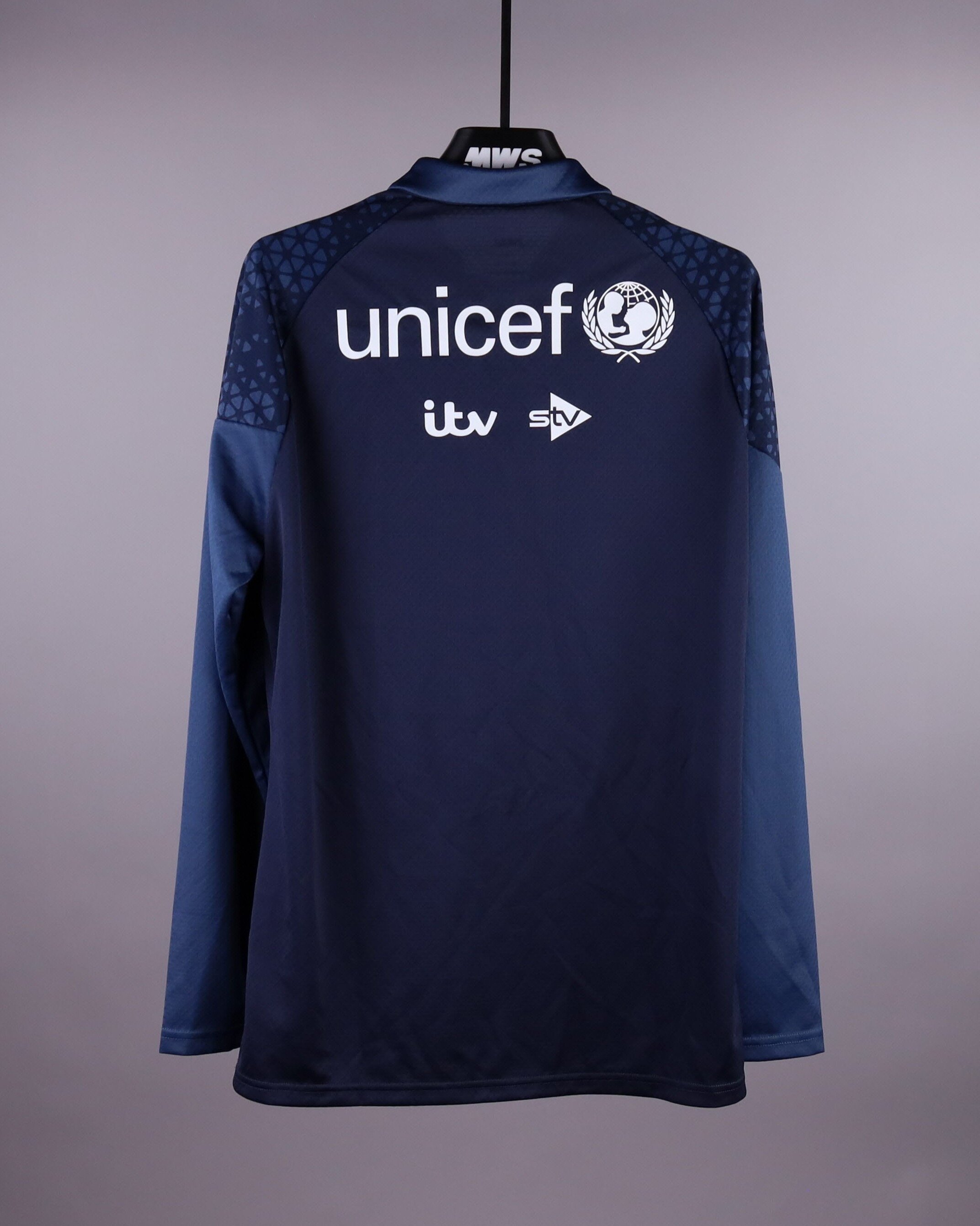 Squad Signed 1/4 Zipper - 5 | MatchWornShirt