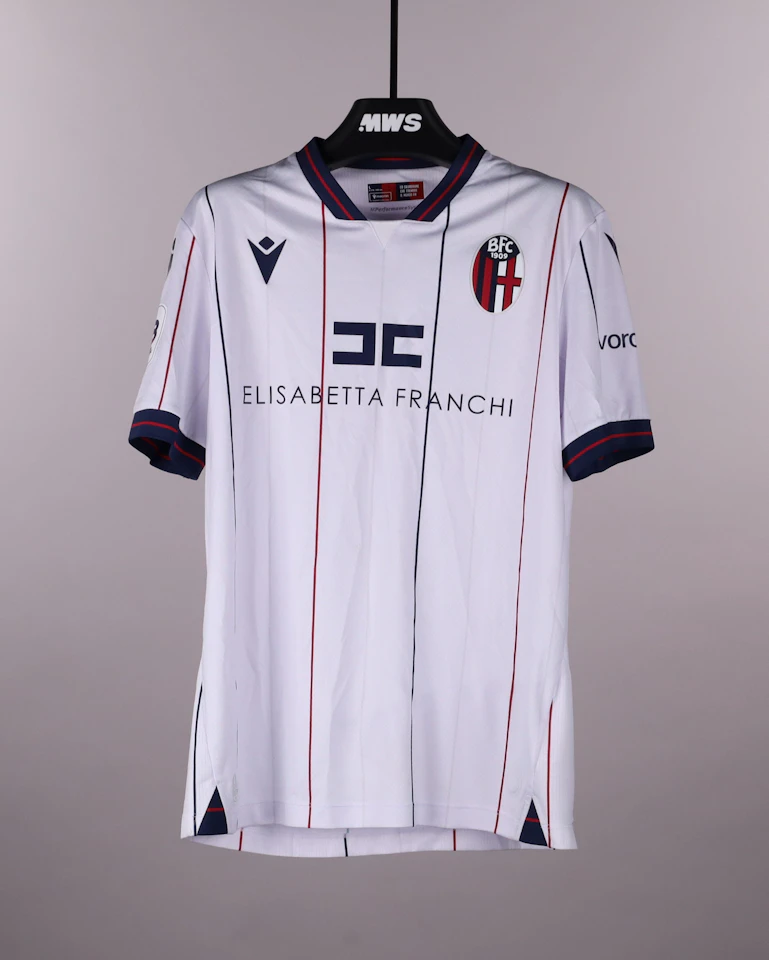 来自Bologna Fc 1909的Veronica Battelani球衣