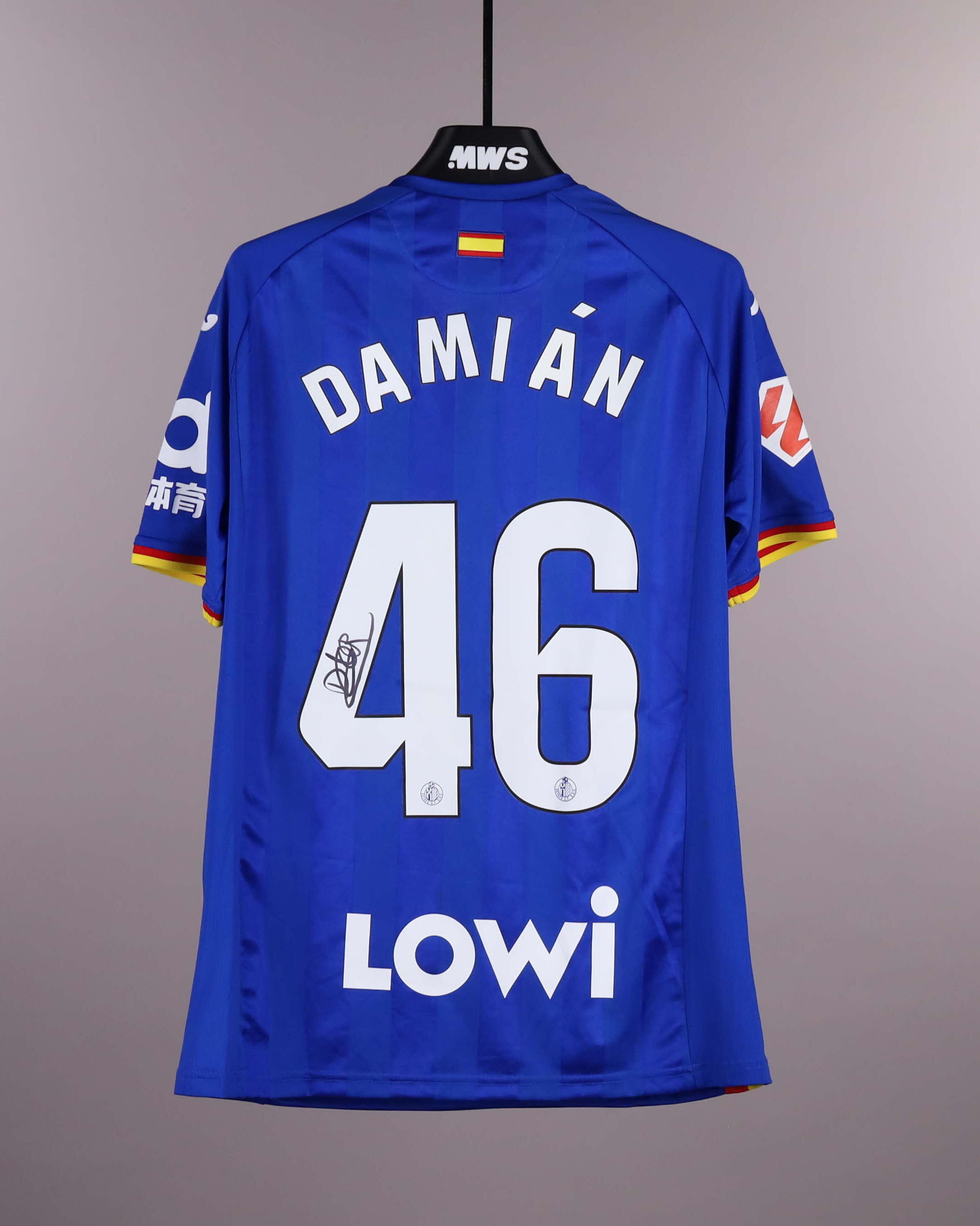 本物のDamian Caceresサイン入りサッカーシャツを探す