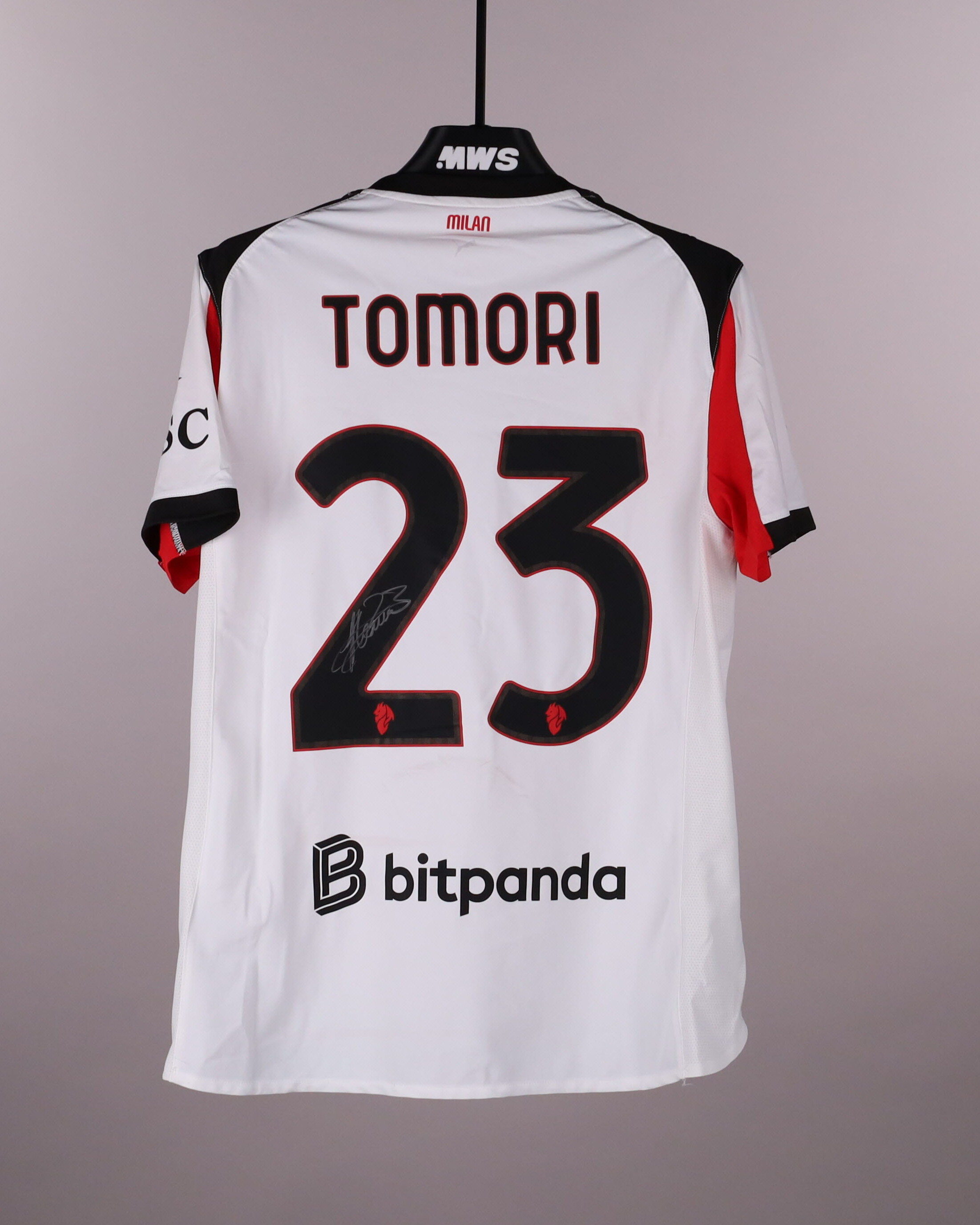 Fikayo Tomori AC Milan shirt